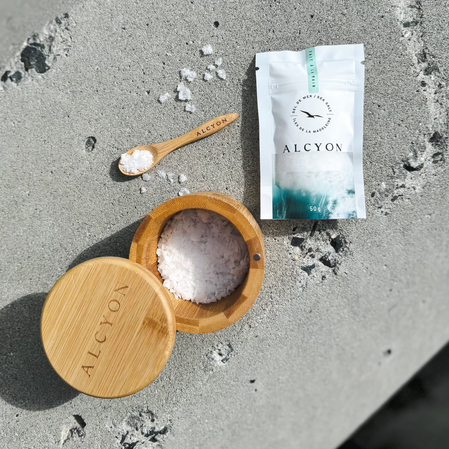 Salt hand and wooden spoon (50g natural salt included)
